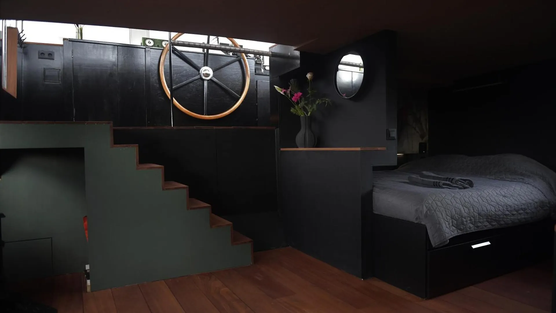 Wheelhouse Euphrate Houseboat Bed & Breakfast Diemen 0*,