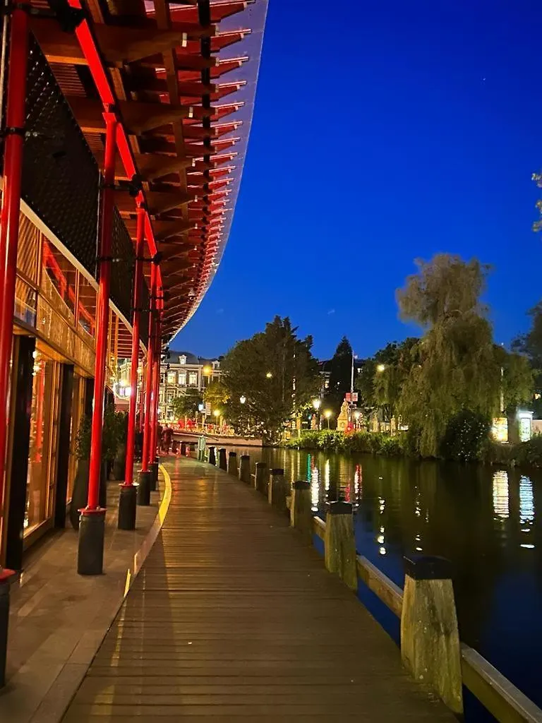 Wheelhouse Euphrate Houseboat Bed & Breakfast Diemen Netherlands