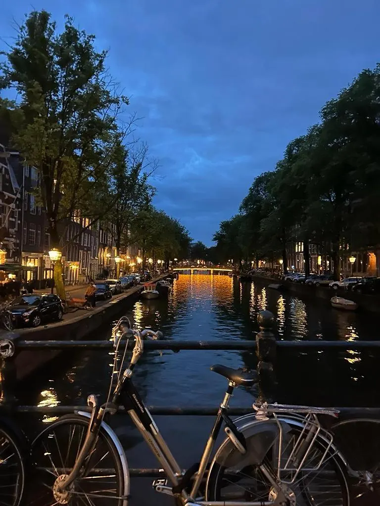 Wheelhouse Euphrate Houseboat Bed & Breakfast Diemen 0*,  Netherlands